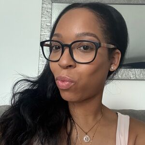 Meet your Posher, Tiara